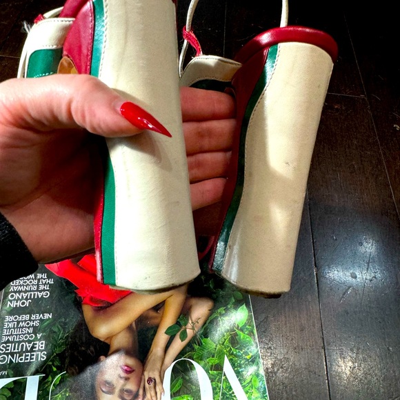 Prada platform shoes, authentic statement piece. Size 37 EU US size 6 1/2 or 7. - Picture 4 of 8